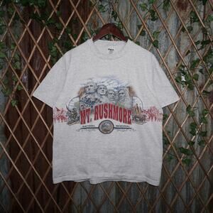 XL - Vintage Y2K Mount Rushmore wraparound nature 90s tshirt